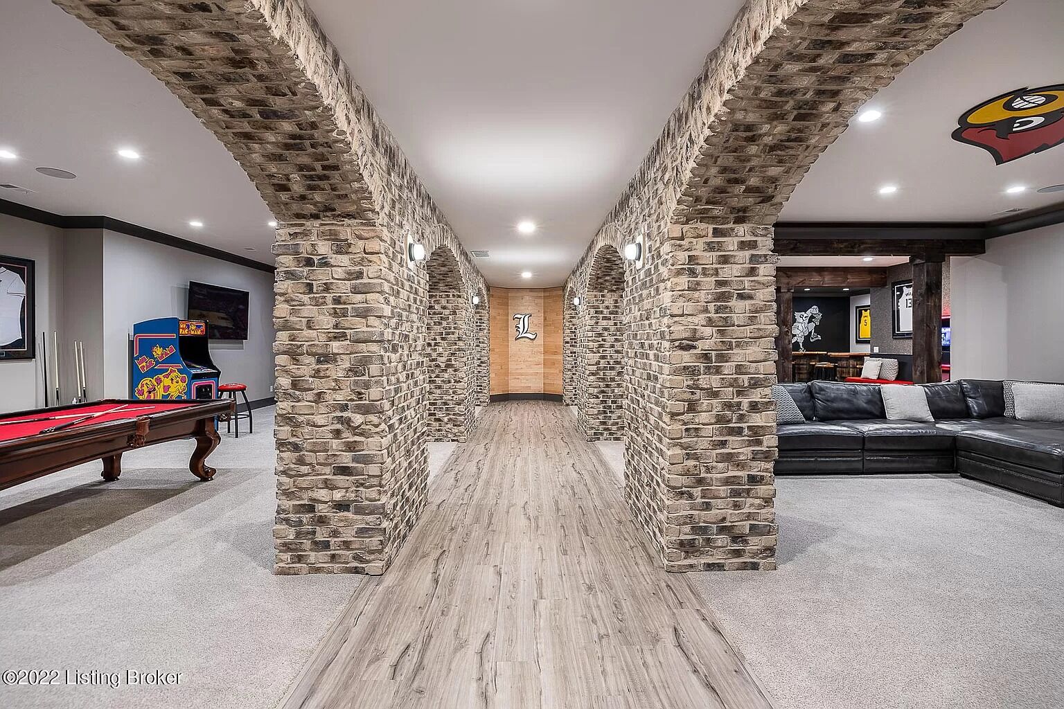 Mack house listing 18.jpg